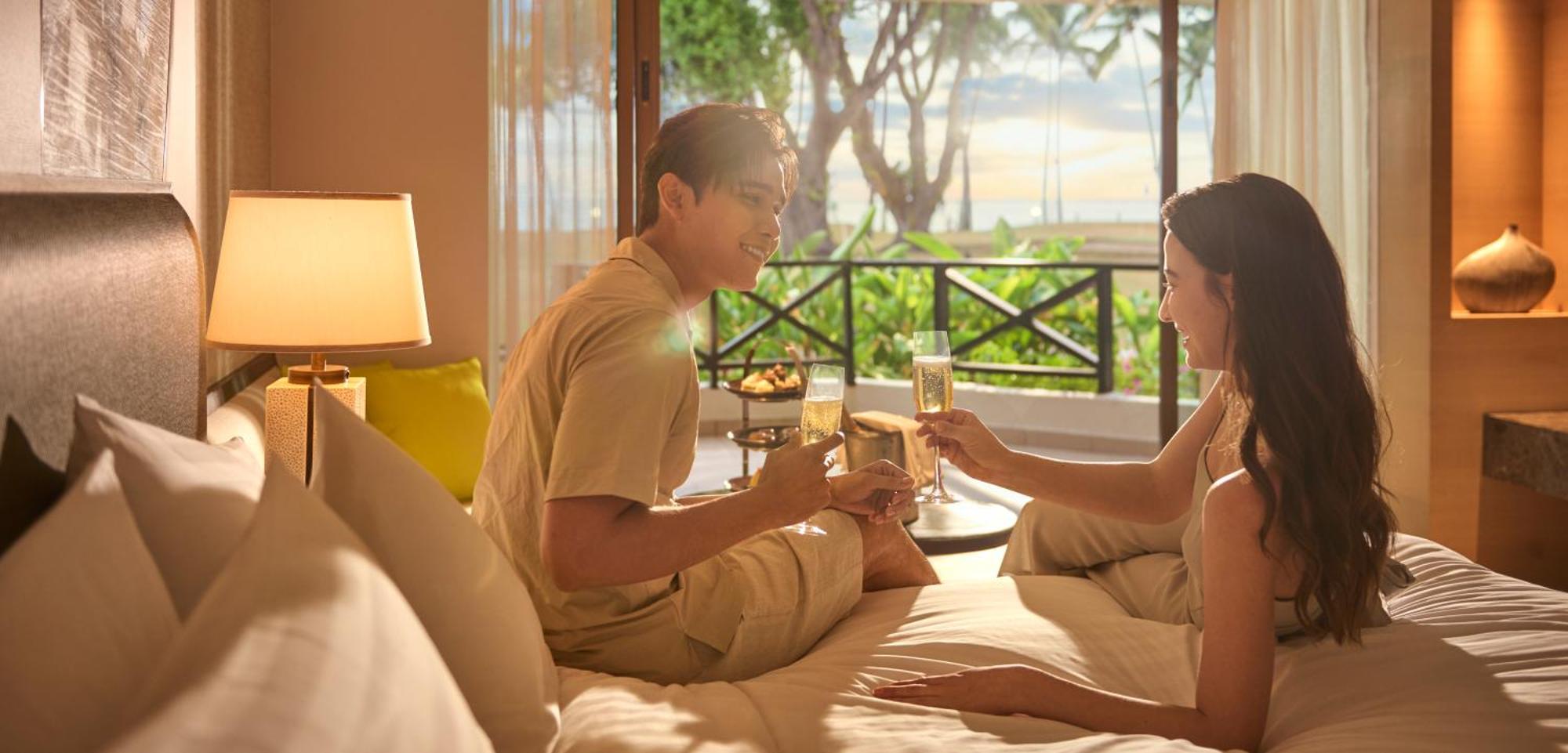 Shangri-La Tanjung Aru, Kota Kinabalu Exterior photo A couple at a resort